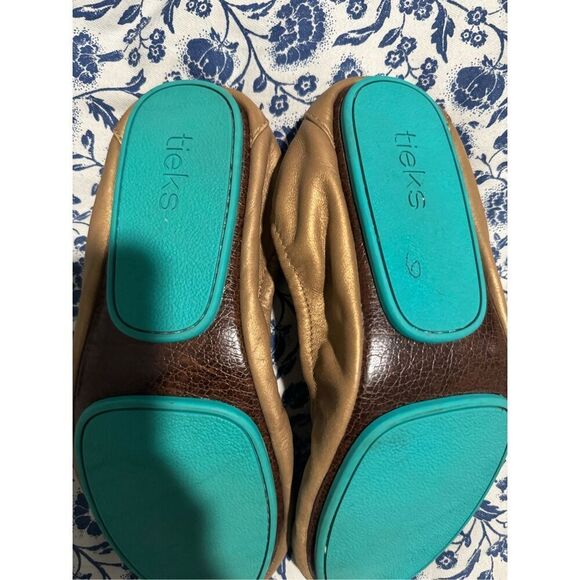 Tieks Champagne limited Edition Gold ballet flats elastic trim 8 - Picture 4 of 14